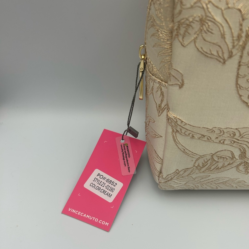 *New* Vince Camuto Cream and Gold Animal and Plant Scene Cosmetic/Travel Bag - Picture 6 of 15